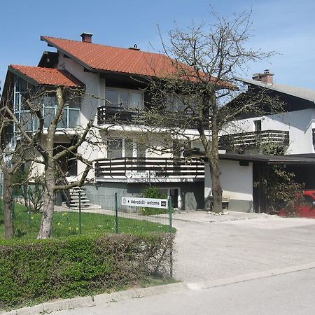Rooms And Apartment Na Poljani Škofja Loka Eksteriør billede
